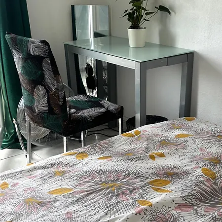 Entier 3 Pièces Agréables Café Offert