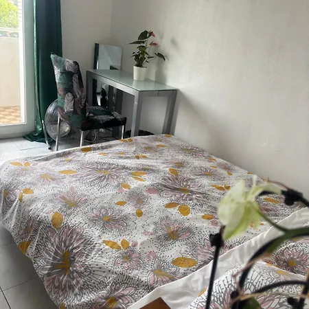 Entier 3 Pièces Agréables Café Offert *